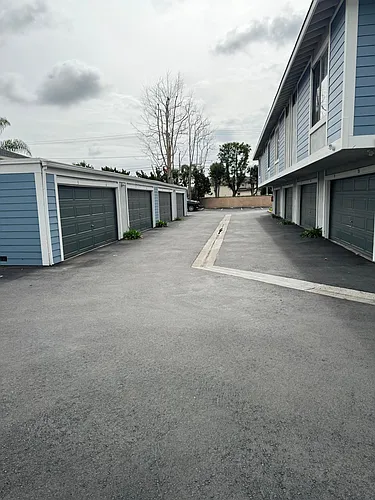 Victoria Pines Photo 1