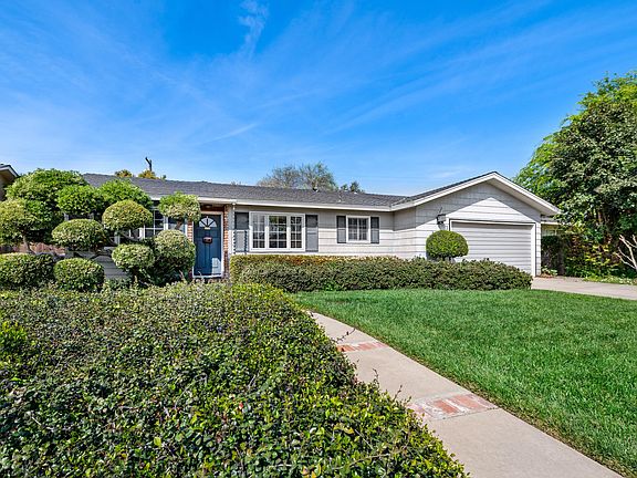 3rd image of 2304 W Cambridge Avenue