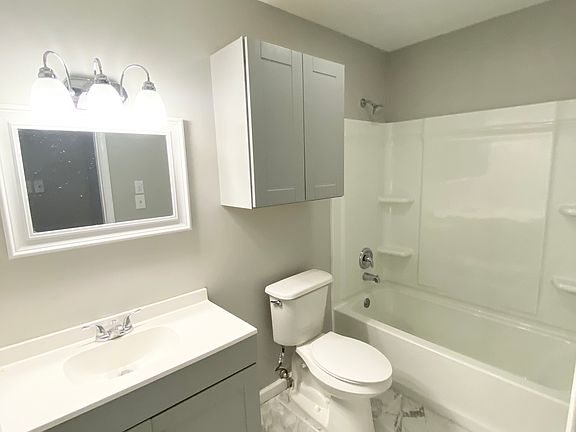 5th image of 302 Sweetbriar St #C