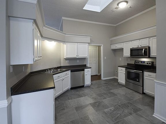 5th image of 7934 Meadow Trail Dr