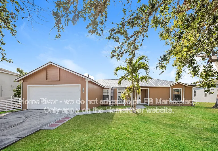 1720 SW 3rd Pl — Photo 16