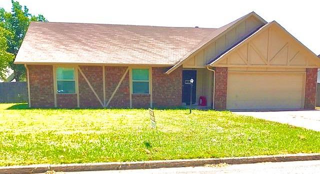 1st image of 603 S Fir Ct W