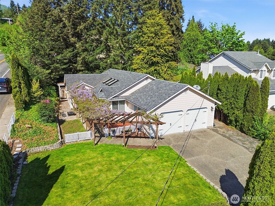 1st image of 207 N 6th Avenue SW