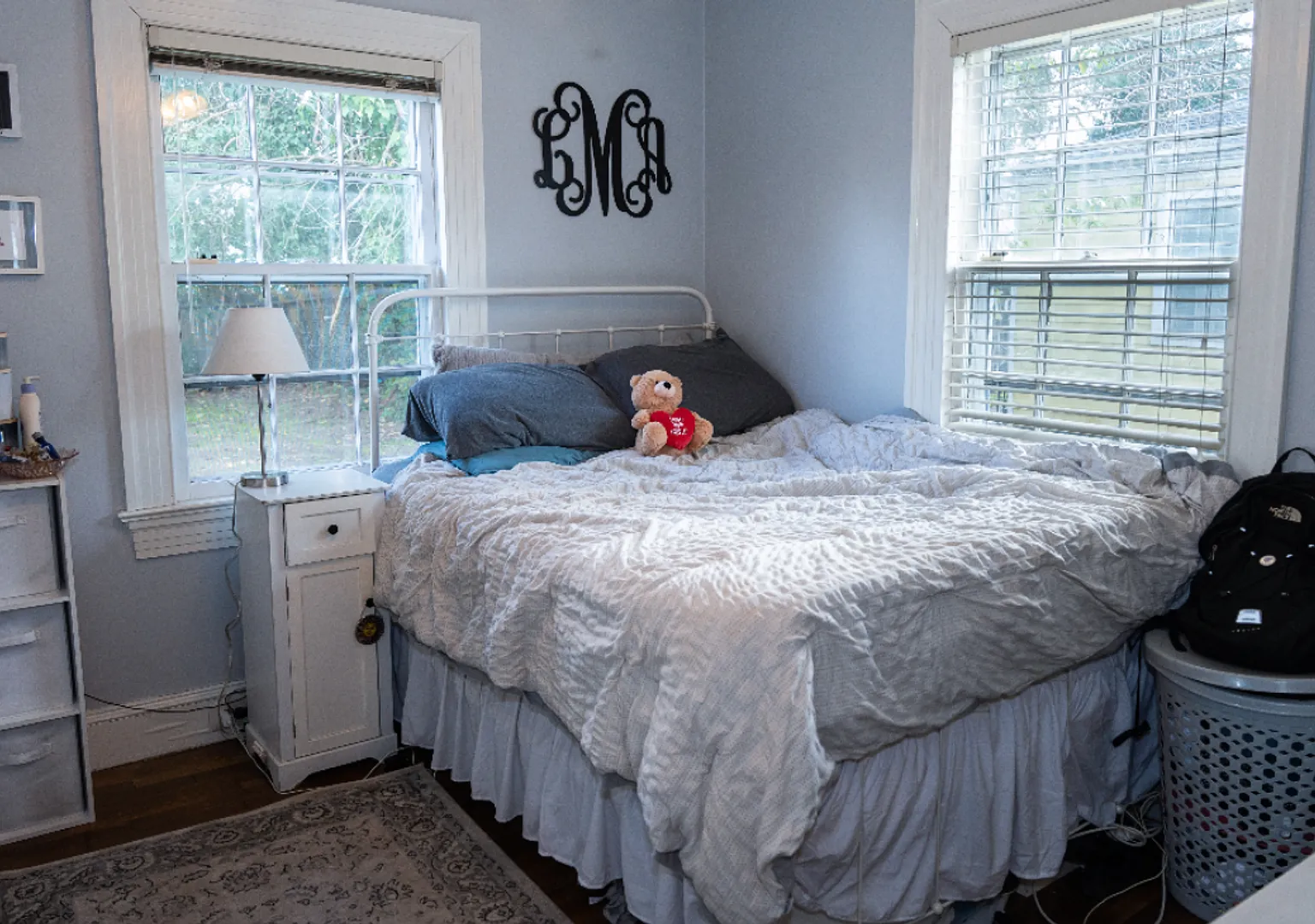 3 bed, 2.0 bath, 1158 sqft — Photo 2
