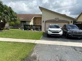 8401 NW 53rd Ct, Lauderhill, FL 33351