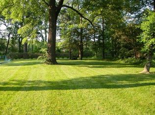 355 E Blodgett Ave, Lake Bluff, IL 60044