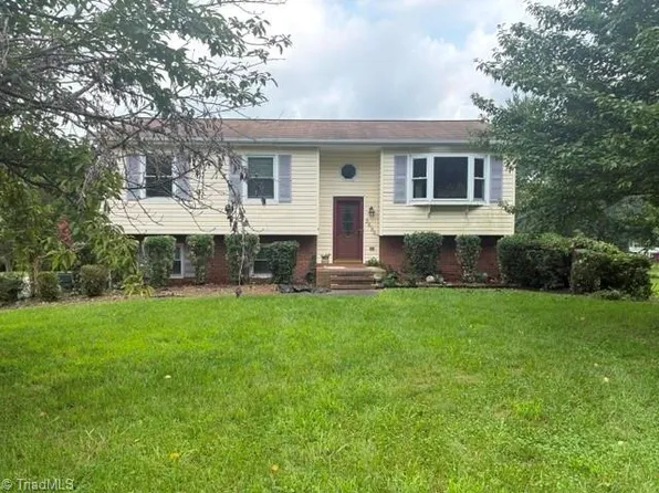 3686 Spainhour Mill Rd, Tobaccoville, NC 27050