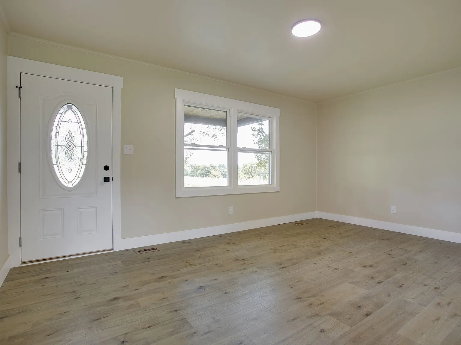 3 bed, 1.5 bath, 1200 sqft, $1,795 — Photo 4
