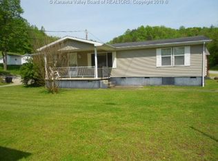 69 Mayview Ln, Charleston, WV 25312