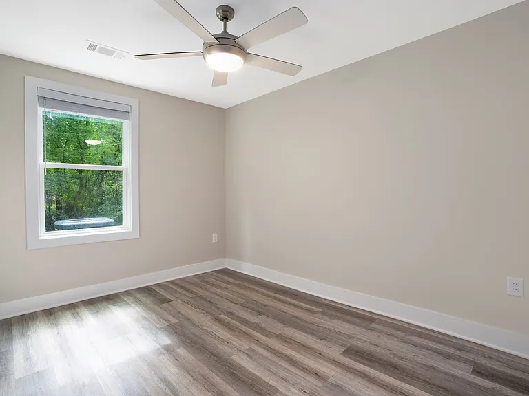 303 Linwood St — Photo 14