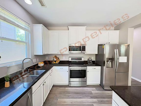 5th image of 1208 Golden Eagle Dr