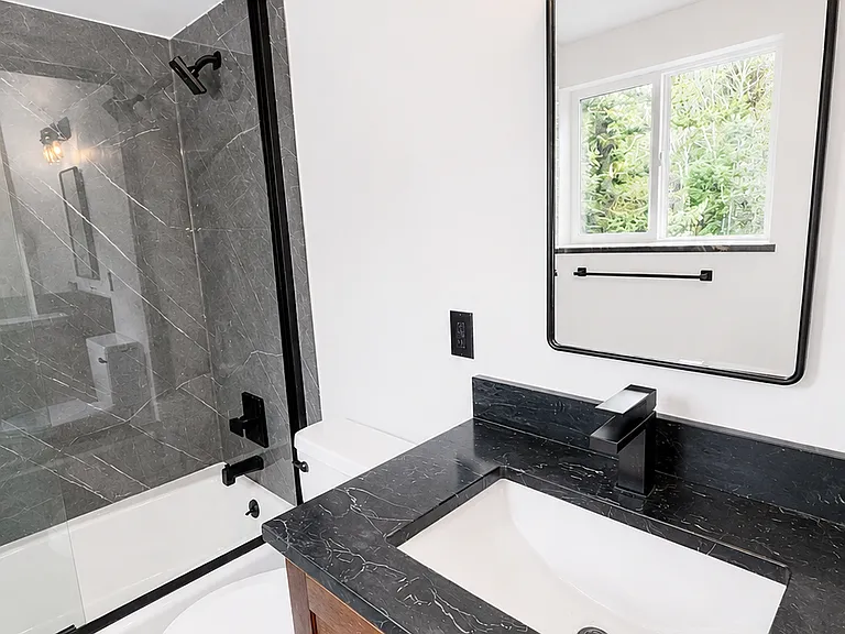 231 Rosebud Rd #B — Photo 6