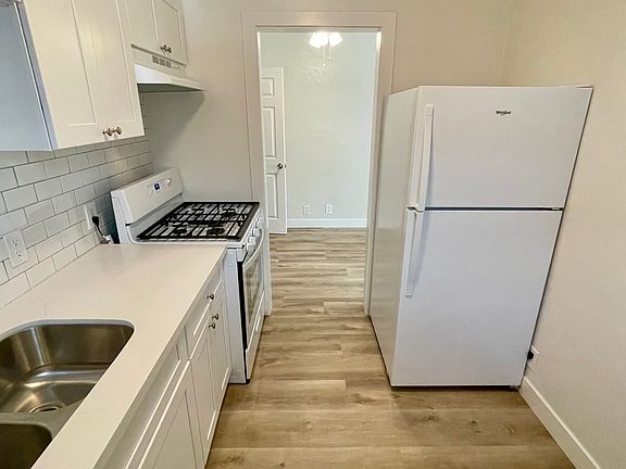 5th image of 2075 Broadway Ct #100