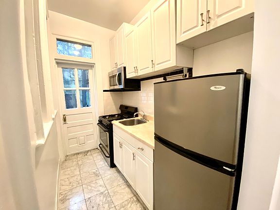 3rd image of 245 E 39th St #1C