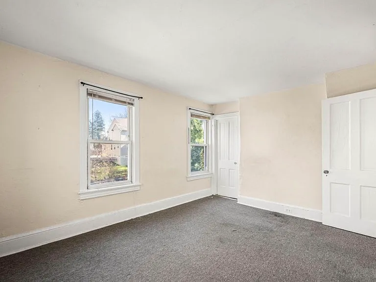 106 N Valley Rd #B — Photo 10