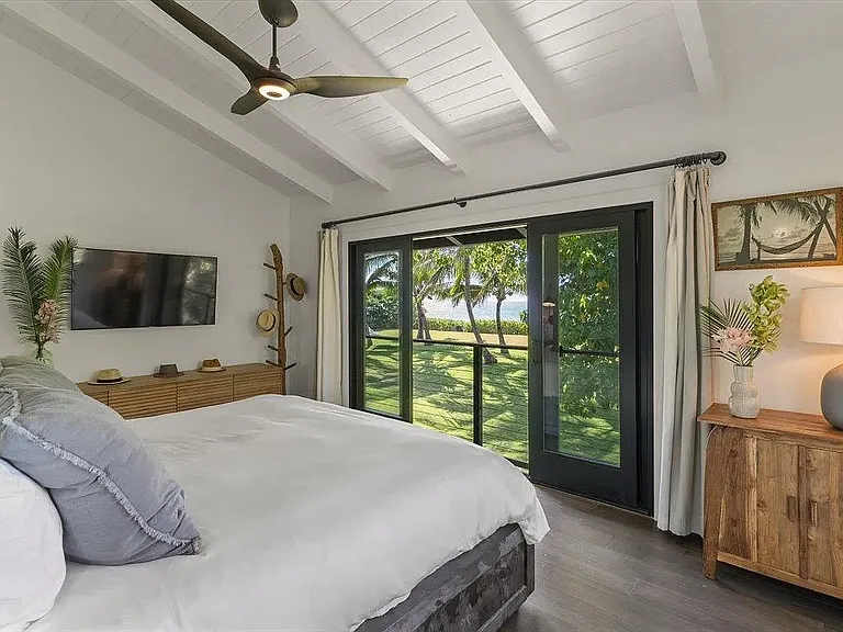 33 Hana Hwy — Photo 16