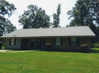 96 Cecil Smith Rd, Carriere, MS 39426