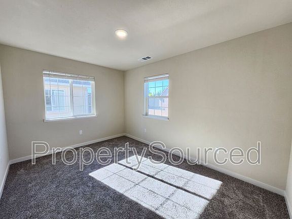 4th image of 934 W Alameda St Unit B