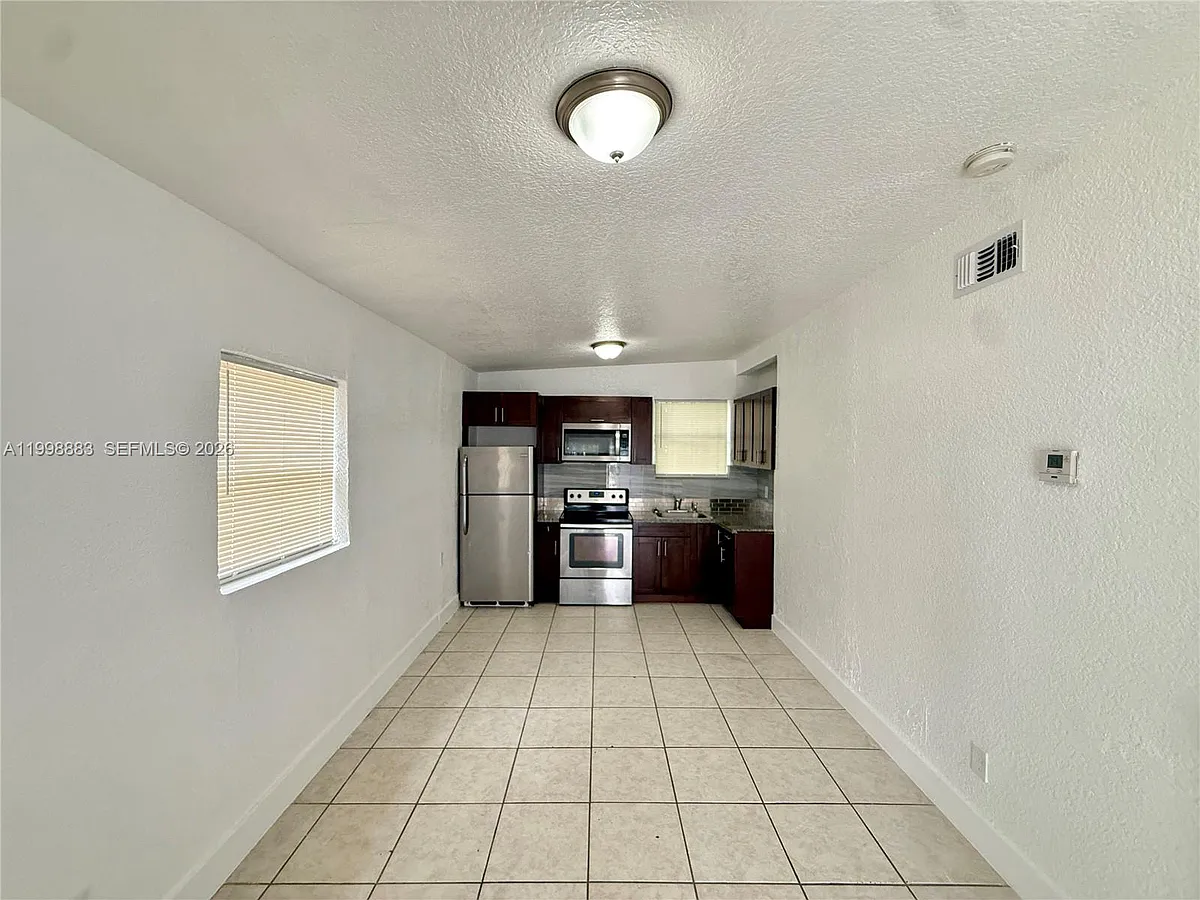 Building Photo - 1345 NW 55th St #2
