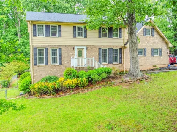 5293 Sandy Shoals Ln, Stone Mountain, GA 30087
