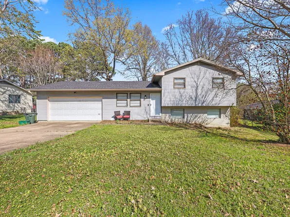 2224 N Mockingbird Ln, Fayetteville, AR 72703