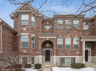 27W720 N Meadowview Dr, Winfield, IL 60190