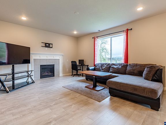 4th image of 4595 Sagecrest Dr NE