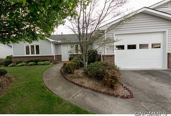 1st image of 105 Derbyshire Dr