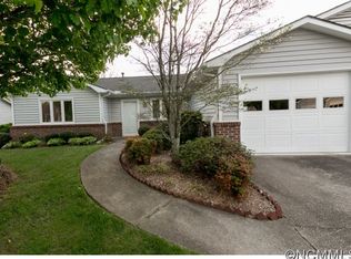 105 Derbyshire Dr, Hendersonville, NC 28792