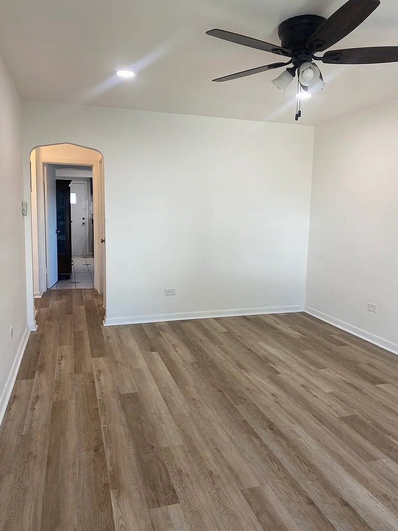 3 bed, 2316 sqft, $1,700 — Photo 3