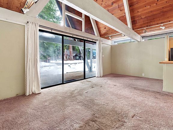 4th image of 1640 Willow Ave