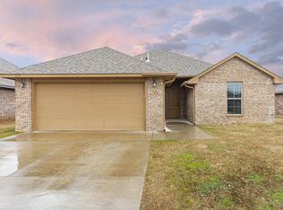 1016 SW 15th St, Moore, OK 73160
