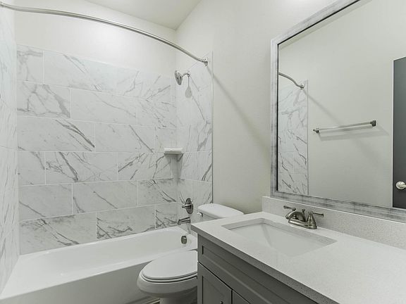 5th image of 3325 Norris St