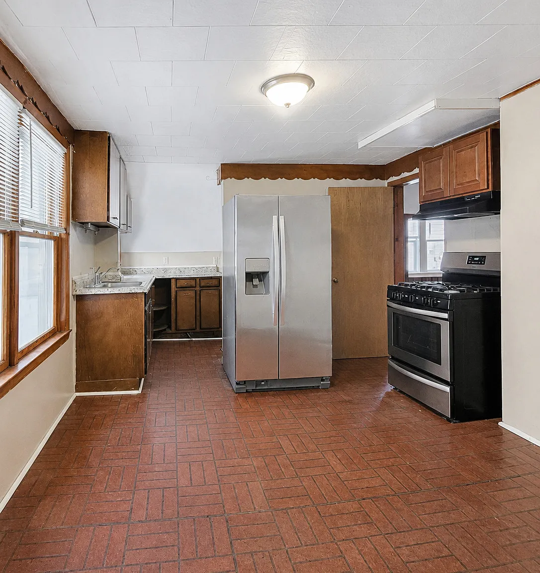 2 bed, 1.0 bath, 850 sqft, $1,325 — Photo 3