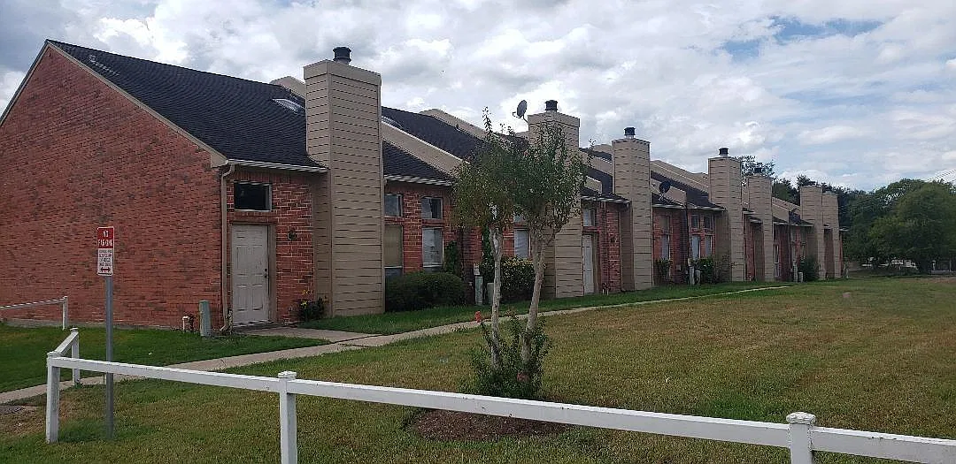 3 bed, 2.0 bath, 1528 sqft, $1,550 — Photo 1