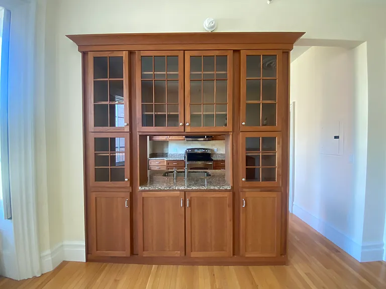 39 Commonwealth Ave #3R — Photo 5