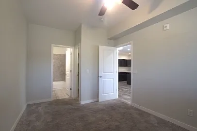 1601 Kimbark St #201 — Photo 4