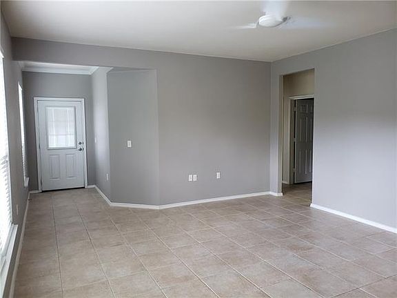 3rd image of 111 Farm Hill Dr