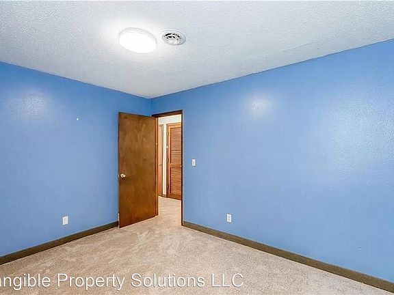 5th image of 3313 Highland Ave