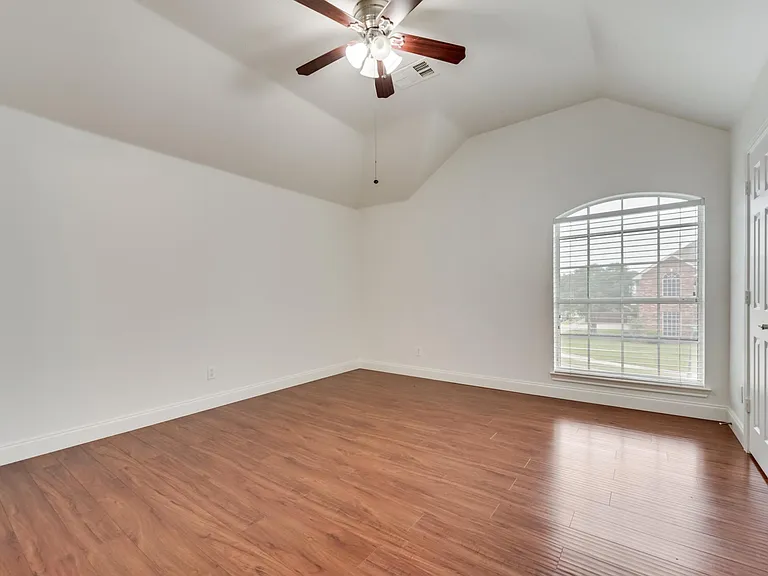 214 Sherwood Dr — Photo 14