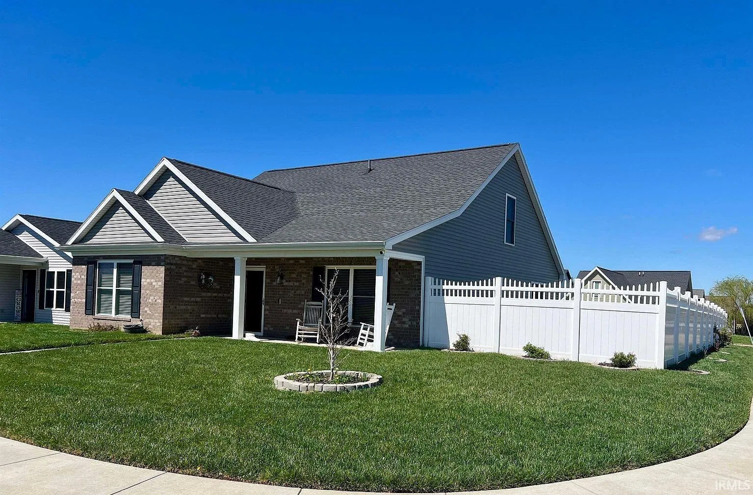 4 bed, 3.0 bath, 2423 sqft, $3,495 — Photo 2