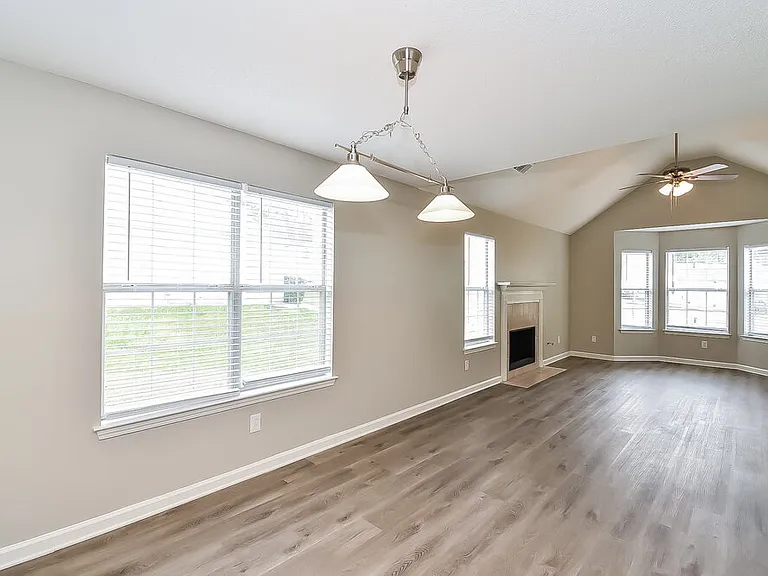 1376 Camrose Ct — Photo 7