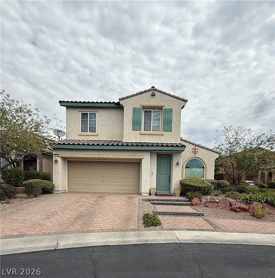 3 bed, 2.5 bath, 2428 sqft, $2,450 — Photo 1