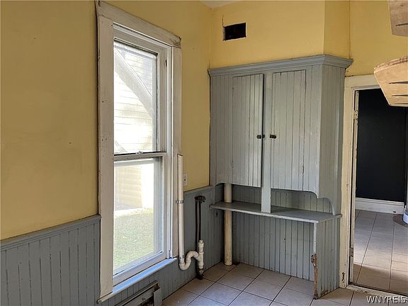 3rd image of 159 Bank St