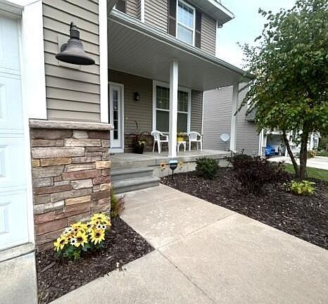 2nd image of 6949 Abbey Ln