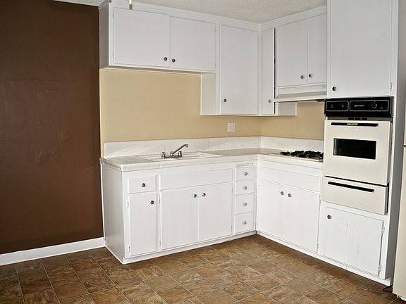 2nd image of 8456 Parkway Dr