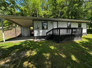 138 Beech Ave NE, Coeburn, VA 24230
