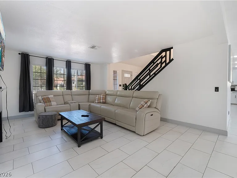 9005 Feather River Ct — Photo 6