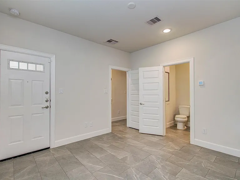 2810 Grand Fountains Dr #B — Photo 6