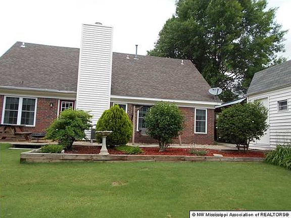 4th image of 1253 Five Oaks Dr N